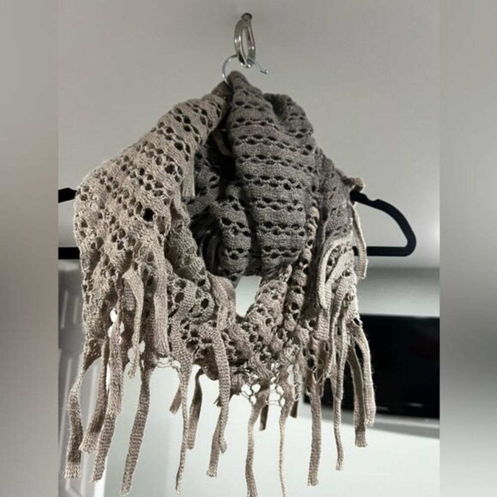 Women’s infinity scarf
